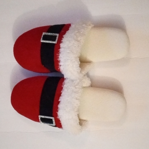 AVON Holiday Slippers, size 7-8, Red & White Black Santa belt, soft &warm, NWOT - Picture 4 of 4